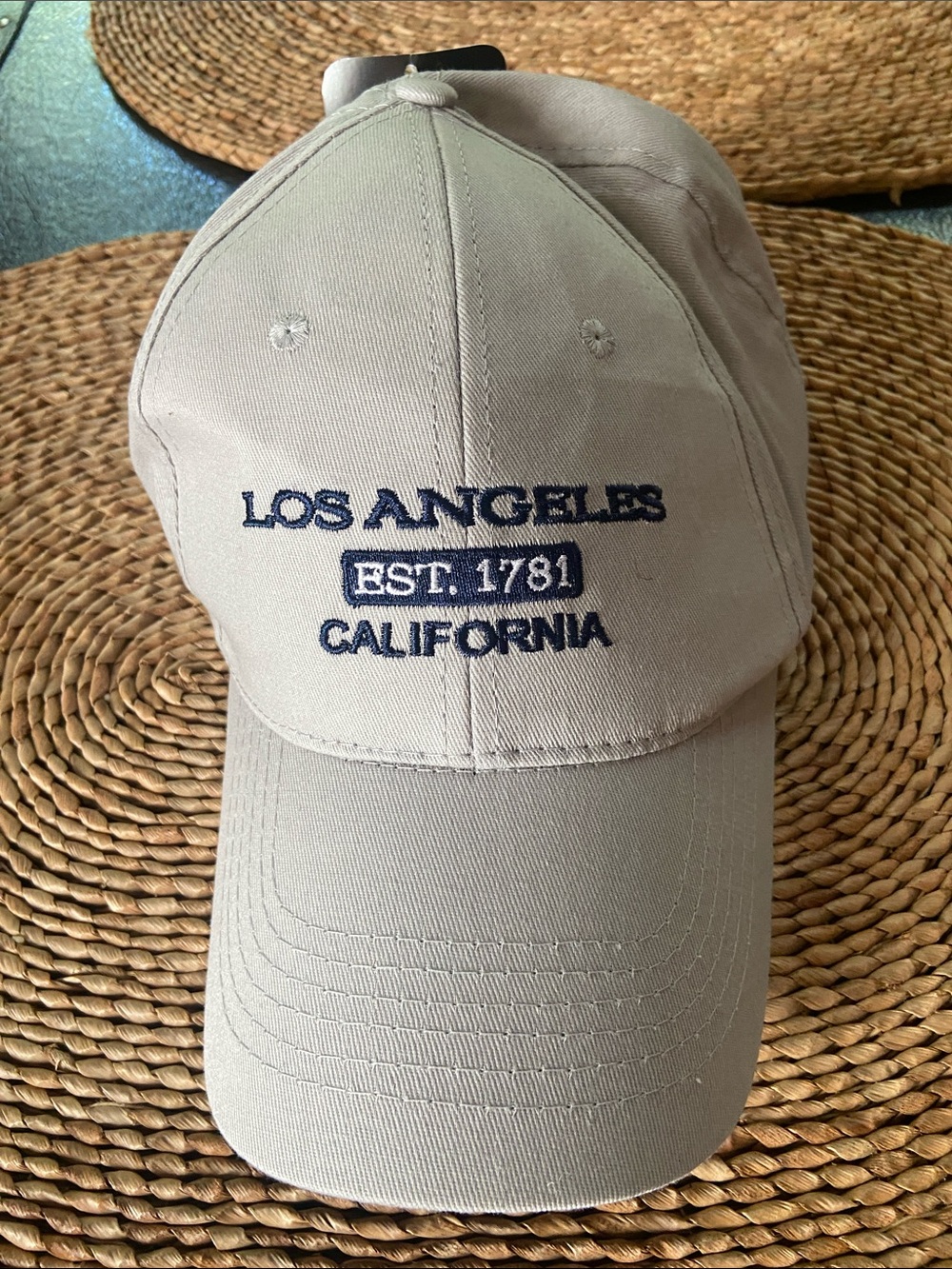 Los Angeles California Embroidered Baseball Cap - Light Gray